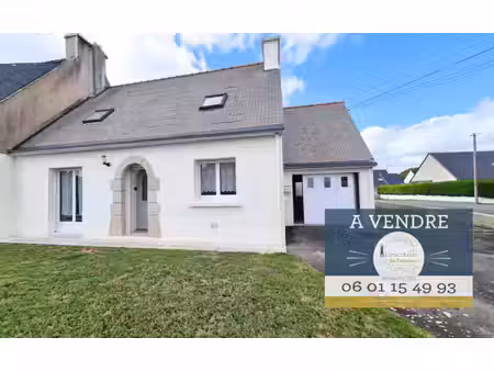 une maison de 1983 de trois pièce principales sur 418 m²