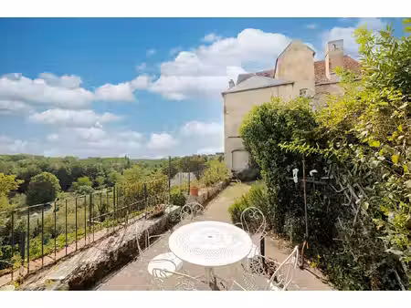 demeure historique aux allures de château et vue panoramique