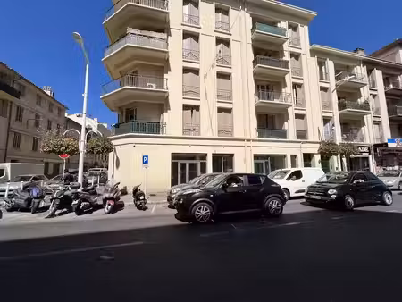 vente locaux professionnels 0 pièces 57.27 m² à toulon (83000)  158 000 €