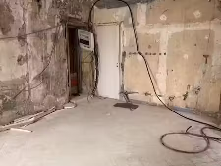 vente locaux professionnels à montluel (01120)  67 000 €