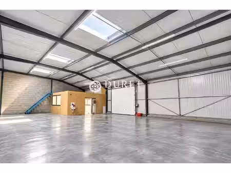 location local commercial 170m² montaigu vendee 85600