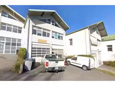 location entrepôt annecy 74000 300m²