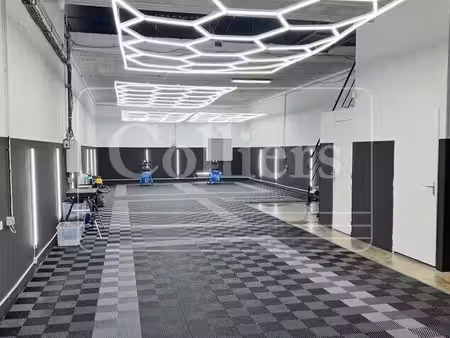 location local d’activités aubagne 13400 290m²