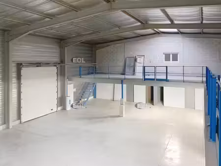 location local d’activités vedene 84270 814m²