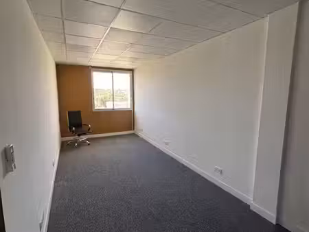 location local professionnel 17m²