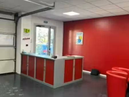 location local professionnel 114m² orange 84100