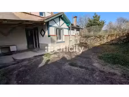 vente maison 12 pièces 210 m² à vollore-ville (63120)  99 000 €