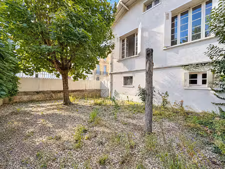 agen centre - maison de ville lumineuse de 125 m² à rénover avec garage et jardin au sein 