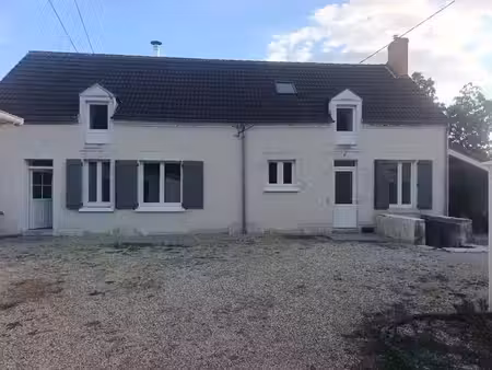 location maison 5 pièces 130 m² à mehun-sur-yèvre (18500)  1 180 €