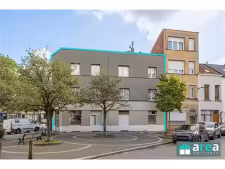 commercieel te koop in borgerhout met 3 slaapkamers