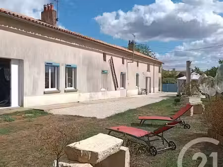 vente maison 4 pièces 177.88 m² à mairé-levescault (79190)  155 000 €