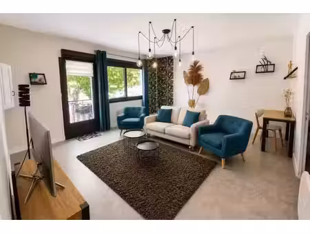 maison de 5 pièces  jardin et parkings + appartement t3 à cahors
