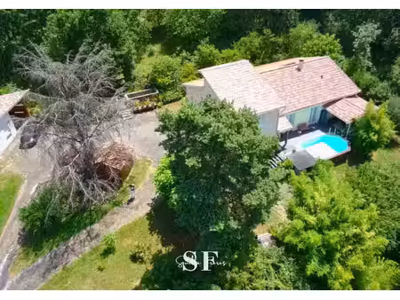 sur les hauteurs de saint-caprais-de-lerm maison familiale avec vue - piscine et logement 