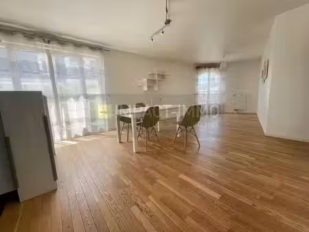 appartement de luxe de 74 m2 en location puteaux  île-de-france