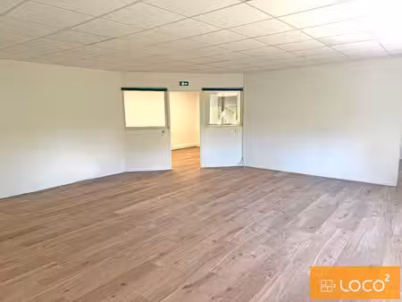 location bureaux 179m²