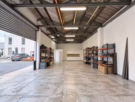 location entrepôt 187m²