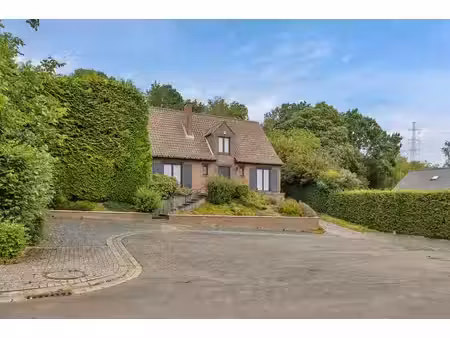 villa de standing  4 chambres  jardin  impasse