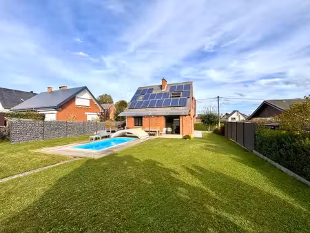 maison 4 façades avec piscine et grand jardin