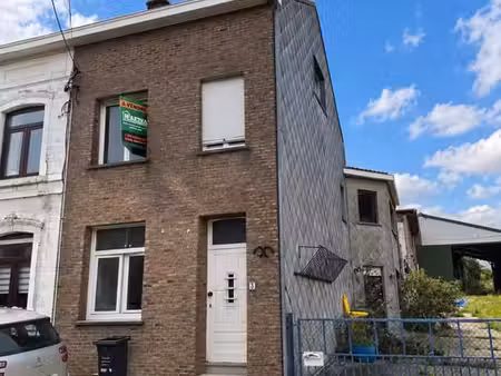 grande maison à fort potentiel avec jardin à momalle