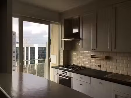 bel appartement avec balcon et magnifique vue