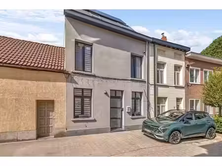 maison prête à emménager avec 3 chambres  idéalement située