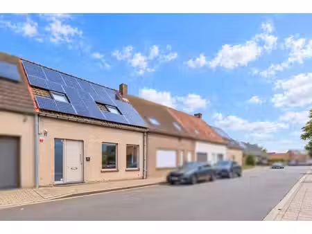 charmante woning met uitweg achteraan nabij het centrum