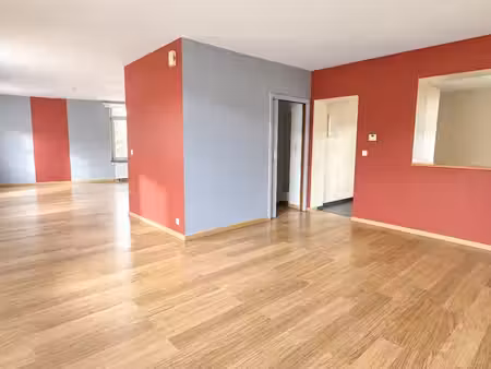 spacieux et lumineux appartement de 5 chambres