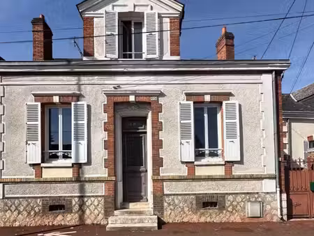 5 mn de la gare et 1h de la gare paris/bercy - a vendre maison de ville de 90 m2  jardin