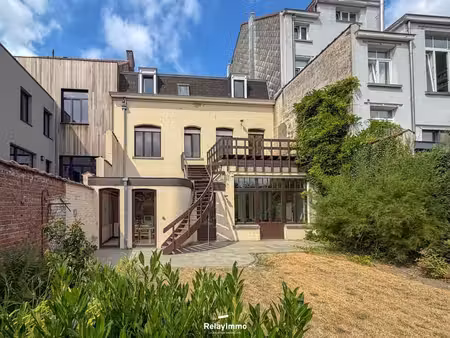 maison de maître actuellement occupée en bureaux