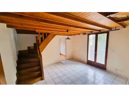 t4 duplex petite tronche+garage+balcon+interphone dans maison