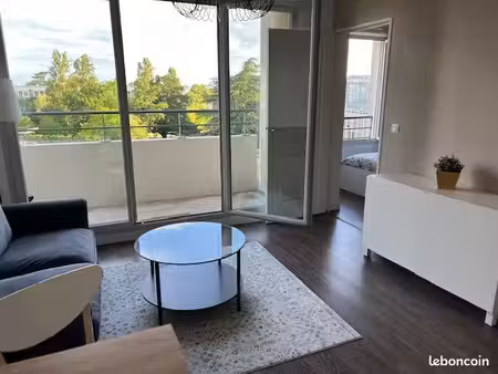 t2 avec balcon et parkingtalence peixotto