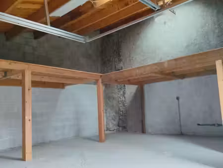 entrepôt 50 m2 plus 20 m2 galta