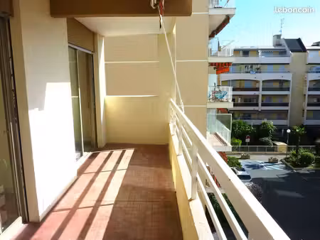 beau 3 pièces de 75m² - 3e étage - cagnes-sur-mer - climatisé - balcons - calme -parking -
