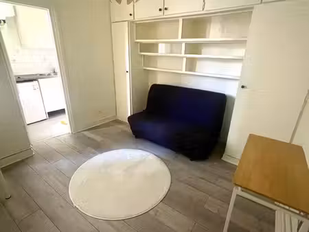 location studio 18ème