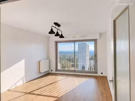 t3 traversant 67 m²  13e étage  vue dégagée  chauffage compris