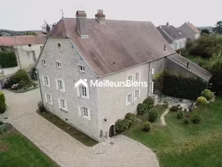 magnifique maison en pierre de 285 m²
