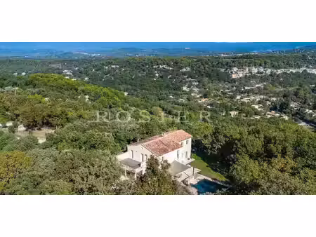 maison avec piscine et jardin le beaucet (84)