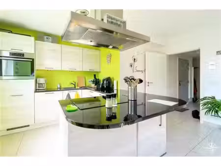 appartement à louer à rue du carmel 6 floreffe (vbe79081)