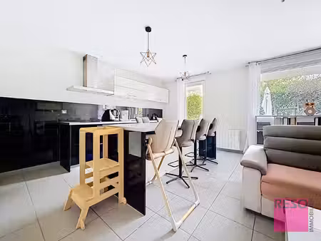 appartement t3 avec grande terrasse