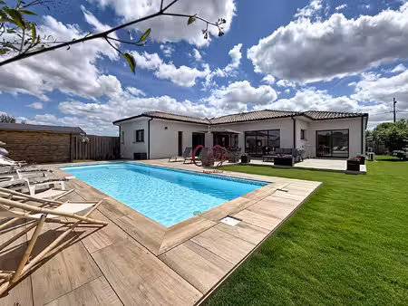 villa comtemporaine de plain pied 183 m2 garage   piscine   4 chambres
