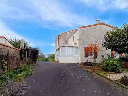 maison de village à rénover avec jardin intimiste ! mouzillon