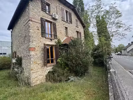maison ancienne 11 pièces.
