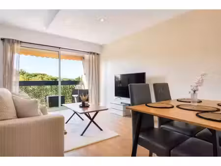 fréjus — t2 52 m² dernier étage  terrasse plein ciel  lumineux