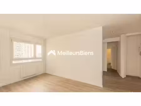 paris 18e 3 pièces de 65m2
