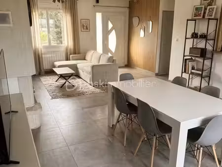 maison traditionnelle de 92 m² à la selle-en-luitre