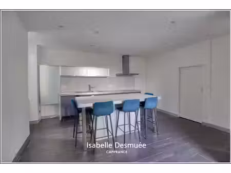 maison familiale de 4 chambres avec cour et stationnement privé à louer – tullins