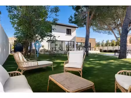 villa 6pièce(s) 5chambre(s) 210 m² pérols (34470)