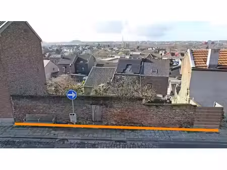terrain à bâtir de 151m²