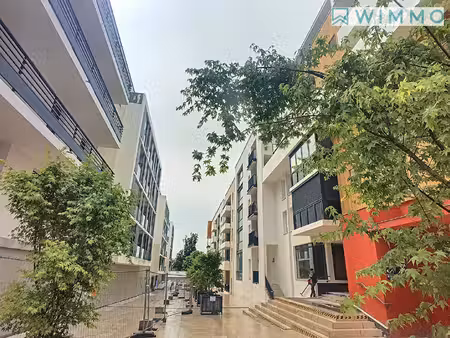 talence centre appartement t2 de 44.80 m2 avec balcon.