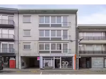 propriété commerciale avec appartement à vendre à tielt